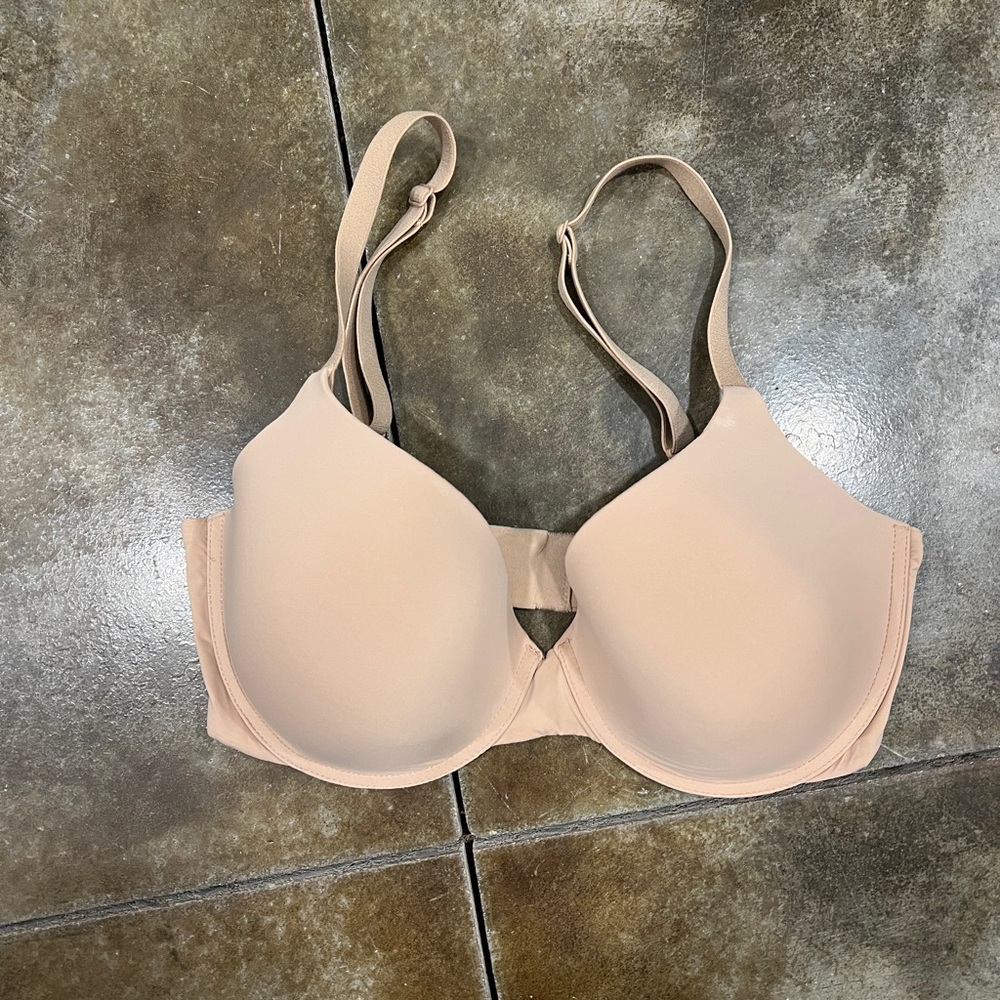 Victoria secret bra. Worn once. 34DD